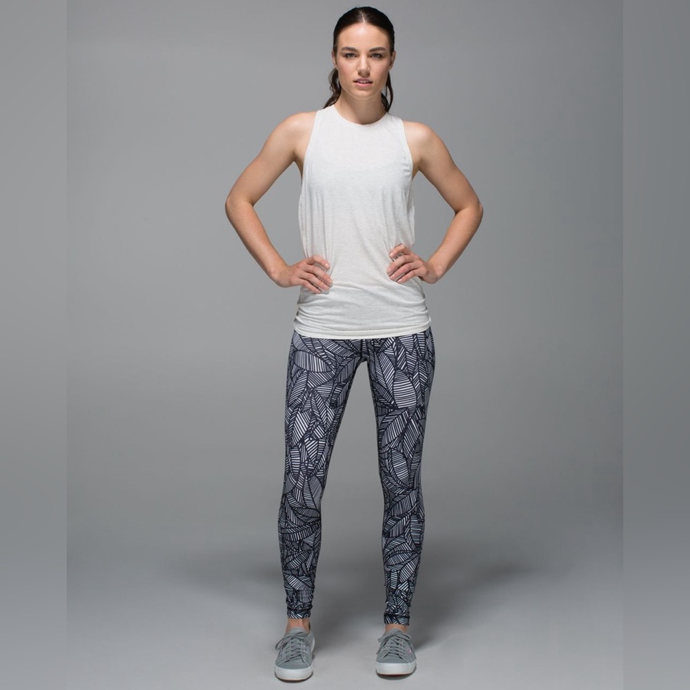 Lululemon Wunder‎ Under Pant *Full-On Luon Banana Leaf White Black Size 6